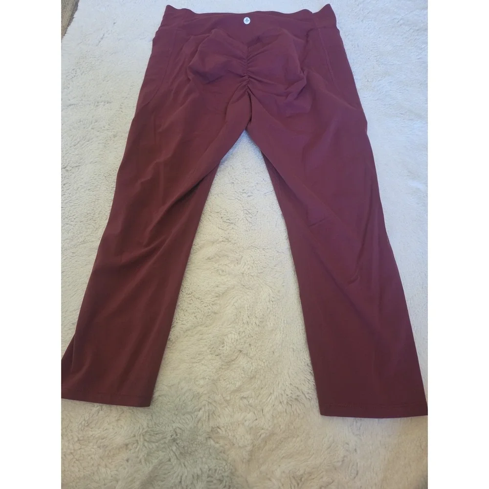 Halara Womens High Waisted Scrunch Butt Pockets Leggings Burgundy Crop Large